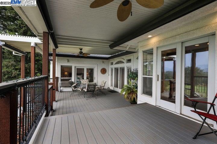 Detail Gallery Image 23 of 60 For 6038 Gleneagles Court, Redding,  CA 96003 - 3 Beds | 3/1 Baths