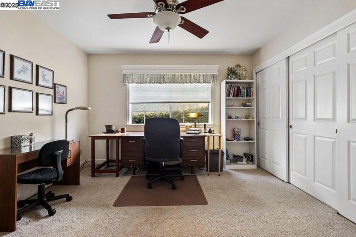 Detail Gallery Image 30 of 60 For 6038 Gleneagles Court, Redding,  CA 96003 - 3 Beds | 3/1 Baths