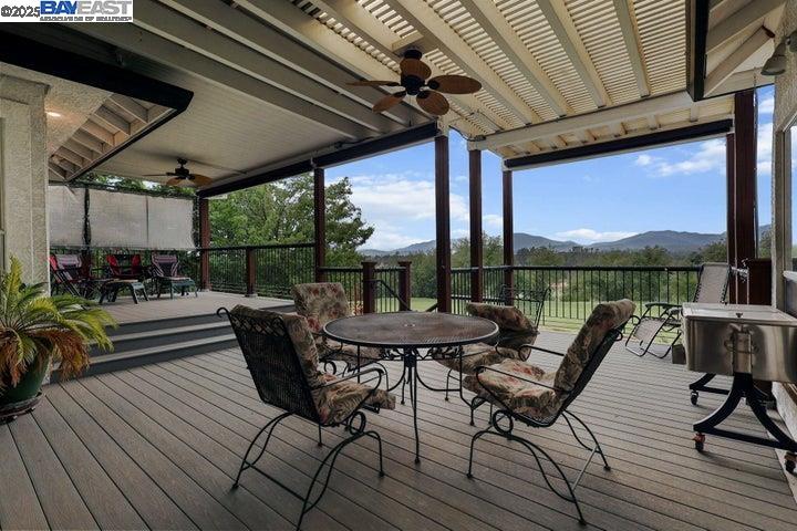 Detail Gallery Image 42 of 60 For 6038 Gleneagles Court, Redding,  CA 96003 - 3 Beds | 3/1 Baths