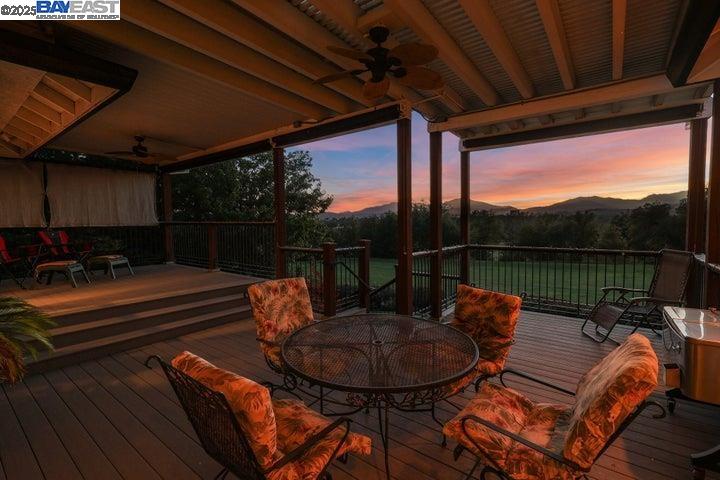Detail Gallery Image 48 of 60 For 6038 Gleneagles Court, Redding,  CA 96003 - 3 Beds | 3/1 Baths