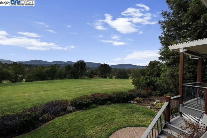 Detail Gallery Image 50 of 60 For 6038 Gleneagles Court, Redding,  CA 96003 - 3 Beds | 3/1 Baths