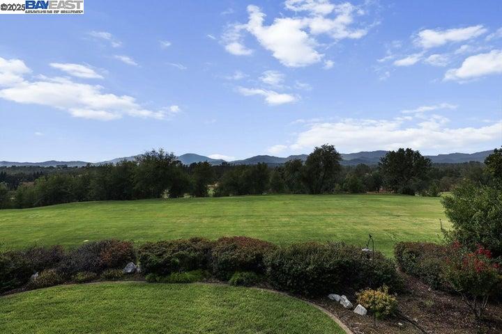 Detail Gallery Image 52 of 60 For 6038 Gleneagles Court, Redding,  CA 96003 - 3 Beds | 3/1 Baths