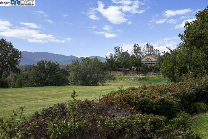 Detail Gallery Image 53 of 60 For 6038 Gleneagles Court, Redding,  CA 96003 - 3 Beds | 3/1 Baths