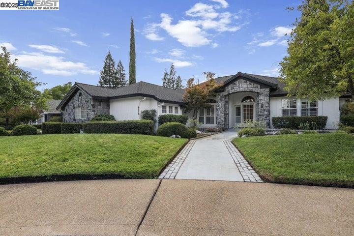 Detail Gallery Image 54 of 60 For 6038 Gleneagles Court, Redding,  CA 96003 - 3 Beds | 3/1 Baths