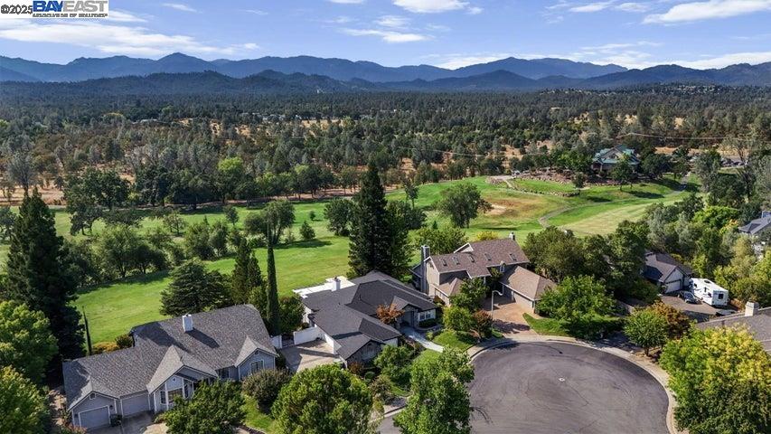 Detail Gallery Image 59 of 60 For 6038 Gleneagles Court, Redding,  CA 96003 - 3 Beds | 3/1 Baths