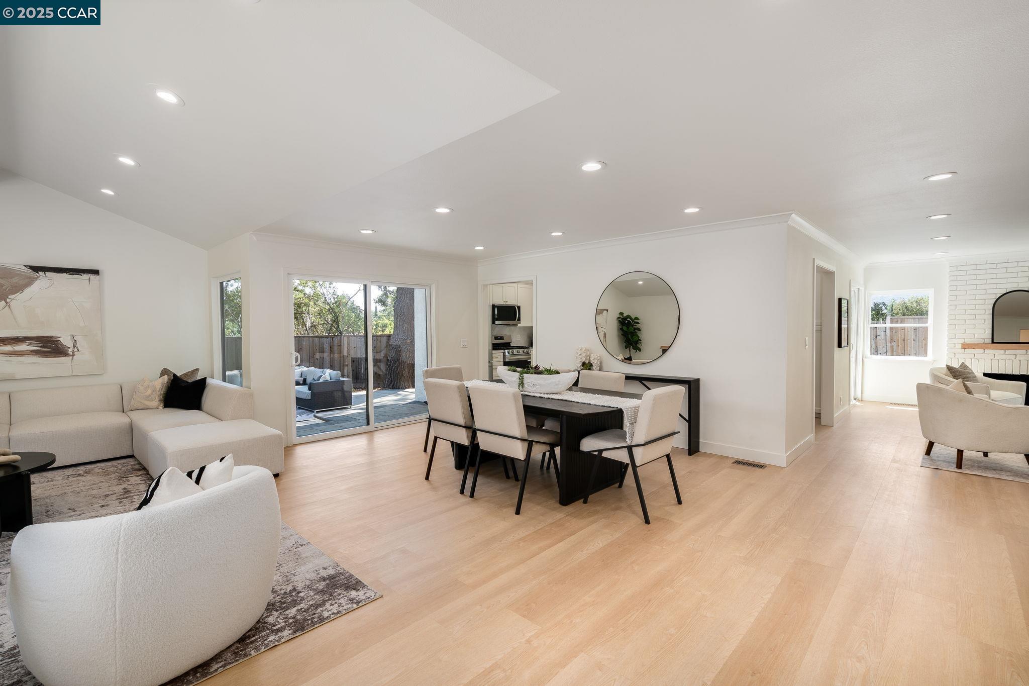 Detail Gallery Image 2 of 51 For 882 El Cerro, Danville,  CA 94526 - 4 Beds | 2/1 Baths