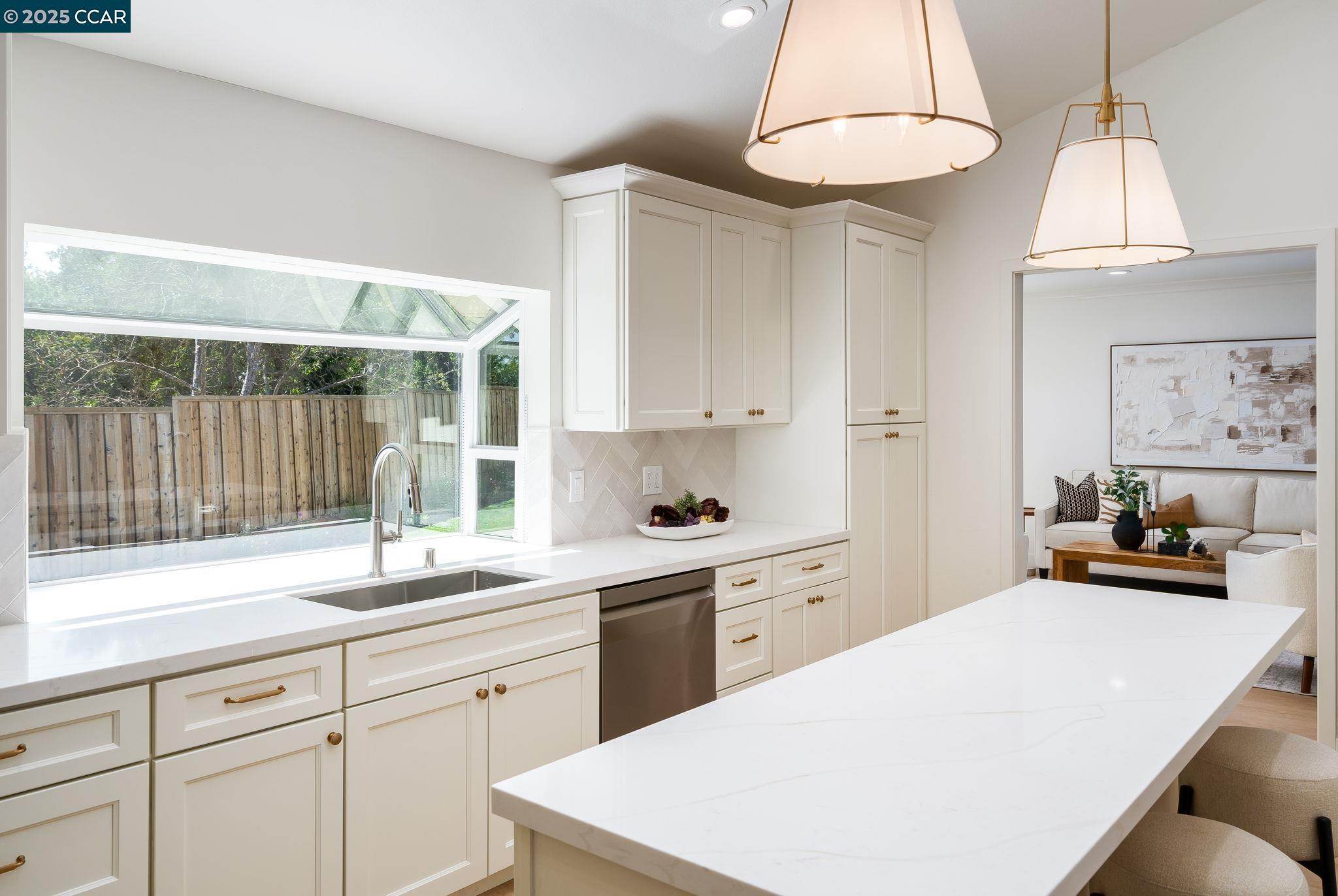 Detail Gallery Image 16 of 51 For 882 El Cerro, Danville,  CA 94526 - 4 Beds | 2/1 Baths