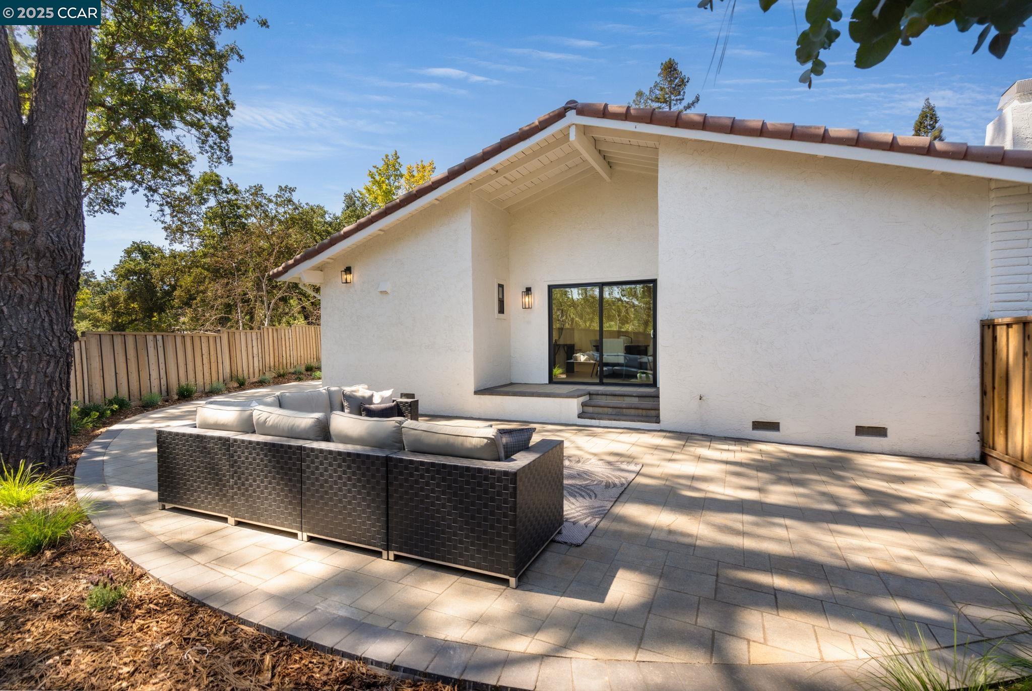 Detail Gallery Image 32 of 51 For 882 El Cerro, Danville,  CA 94526 - 4 Beds | 2/1 Baths