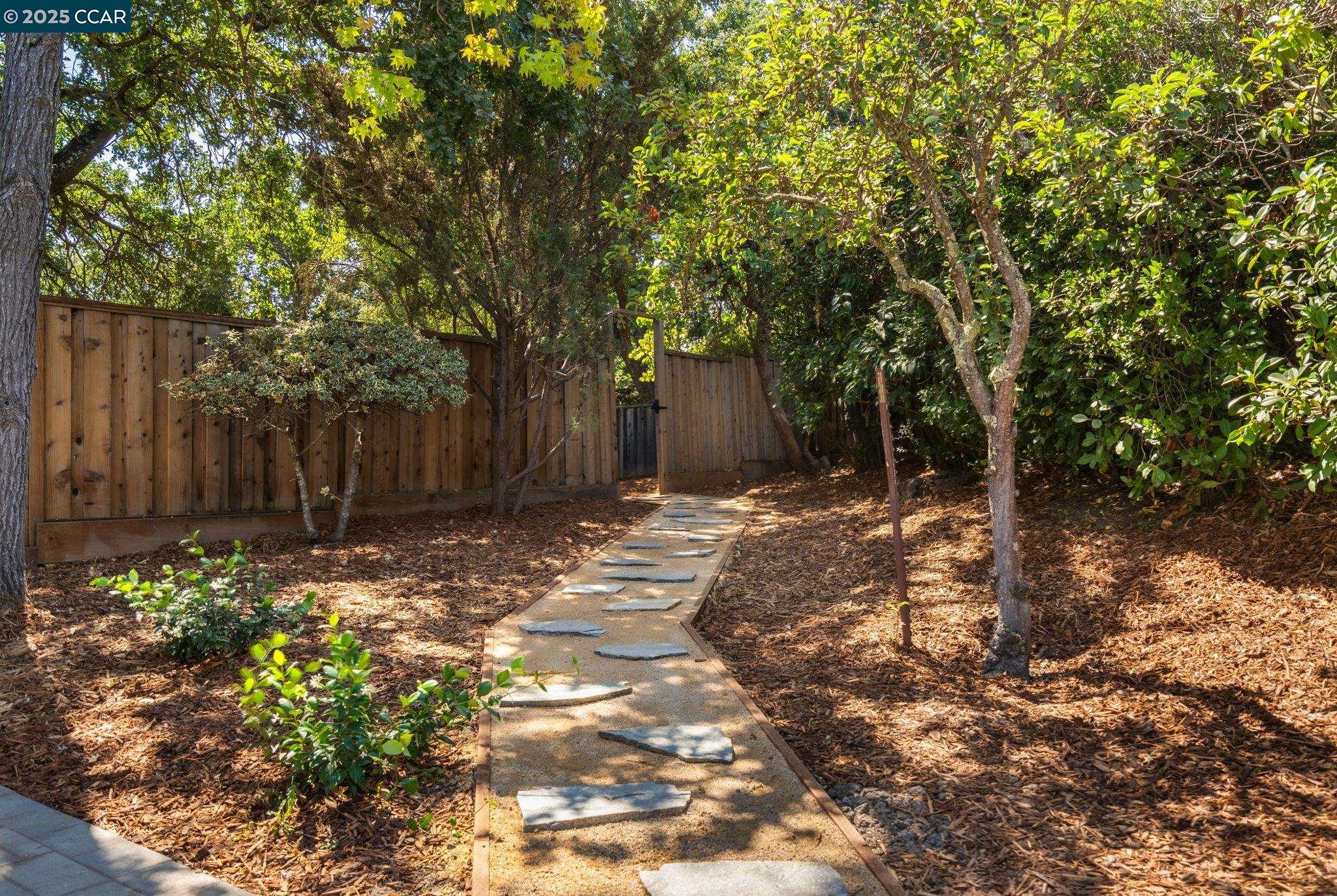 Detail Gallery Image 44 of 51 For 882 El Cerro, Danville,  CA 94526 - 4 Beds | 2/1 Baths