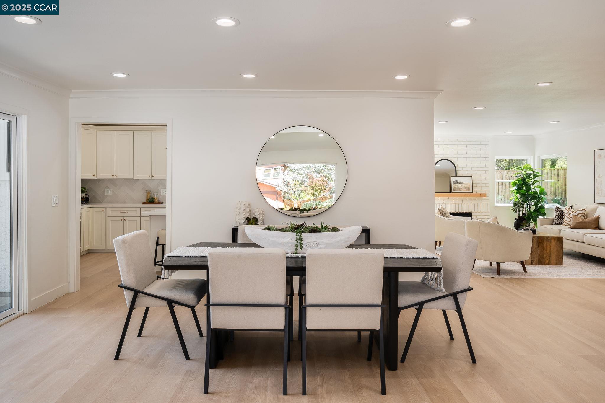 Detail Gallery Image 9 of 51 For 882 El Cerro, Danville,  CA 94526 - 4 Beds | 2/1 Baths
