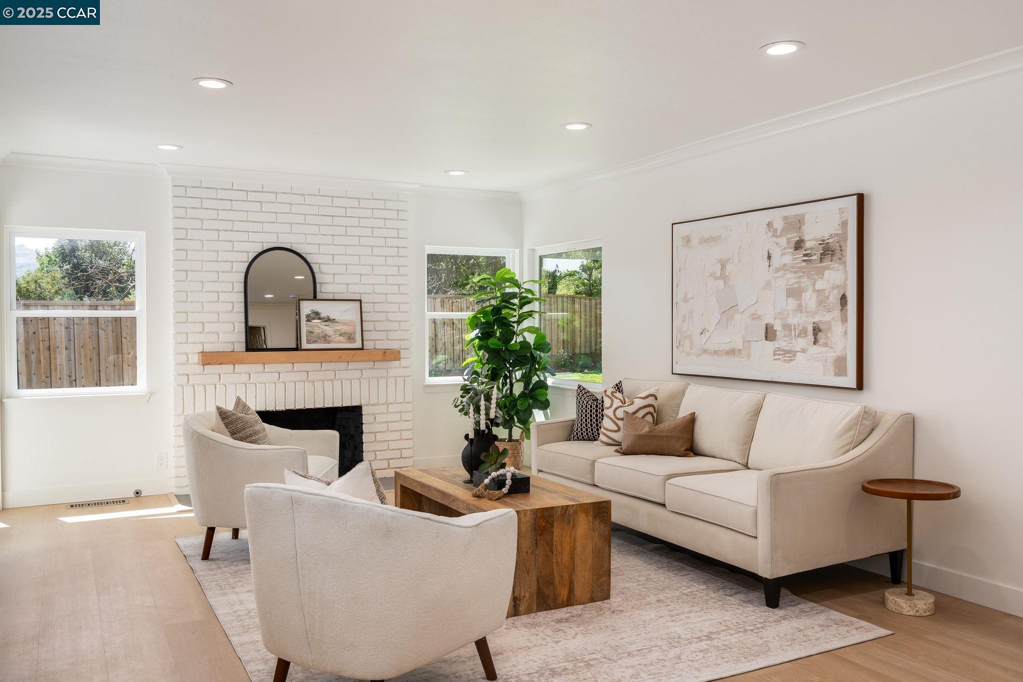 Detail Gallery Image 10 of 51 For 882 El Cerro, Danville,  CA 94526 - 4 Beds | 2/1 Baths
