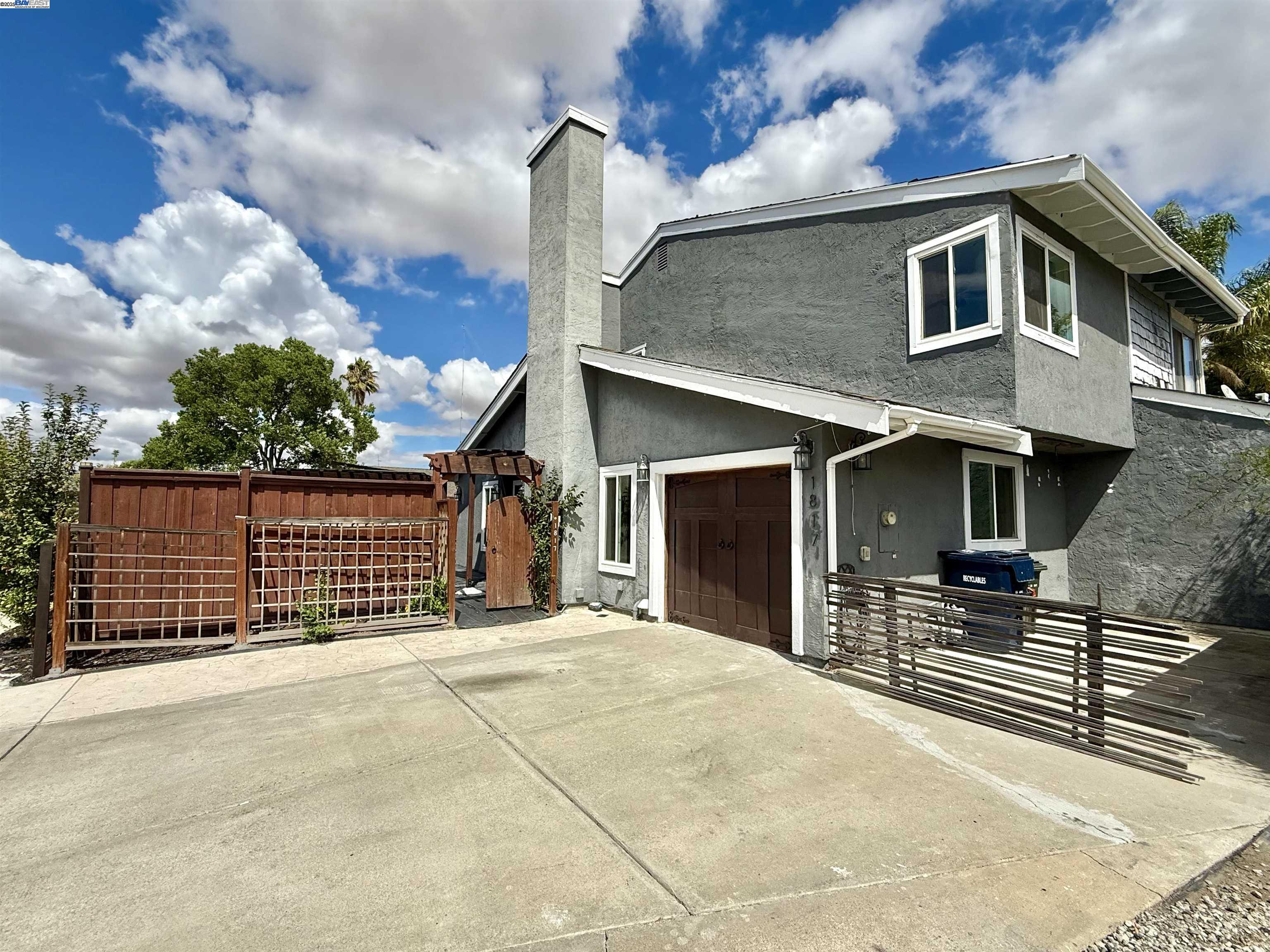 Detail Gallery Image 3 of 33 For 1817 Bluebell Dr, Livermore,  CA 94551 - 2 Beds | 1/1 Baths