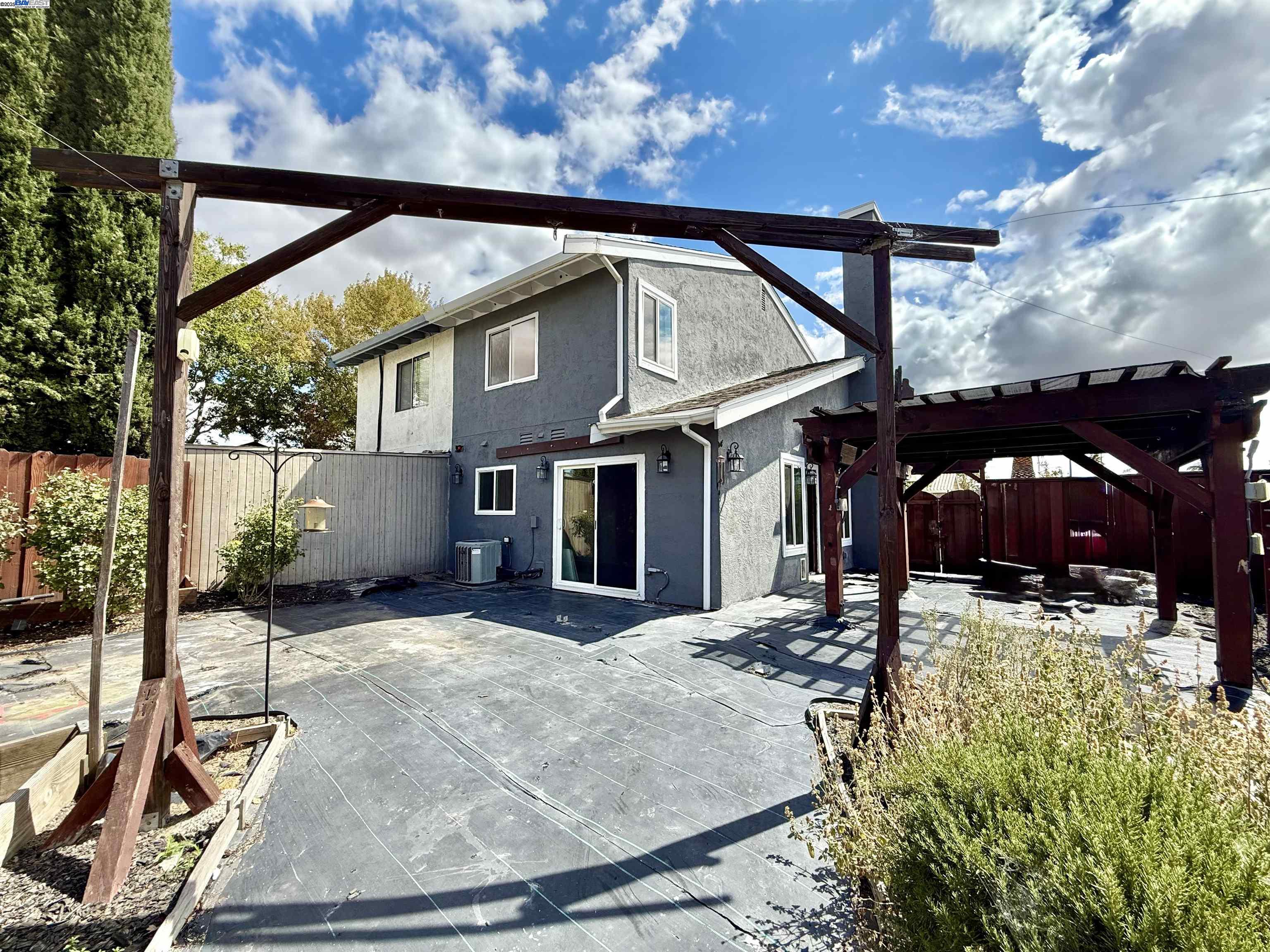Detail Gallery Image 9 of 33 For 1817 Bluebell Dr, Livermore,  CA 94551 - 2 Beds | 1/1 Baths