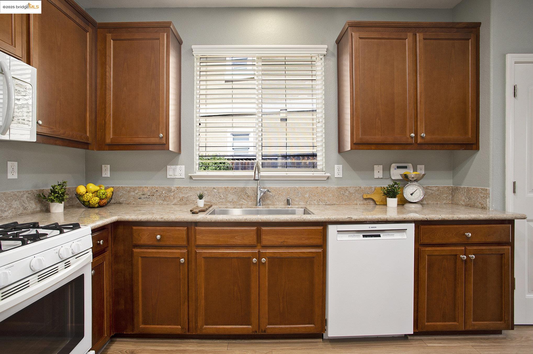 Detail Gallery Image 14 of 29 For 3005 Rancho Bernado Dr, Bay Point,  CA 94565 - 4 Beds | 2 Baths