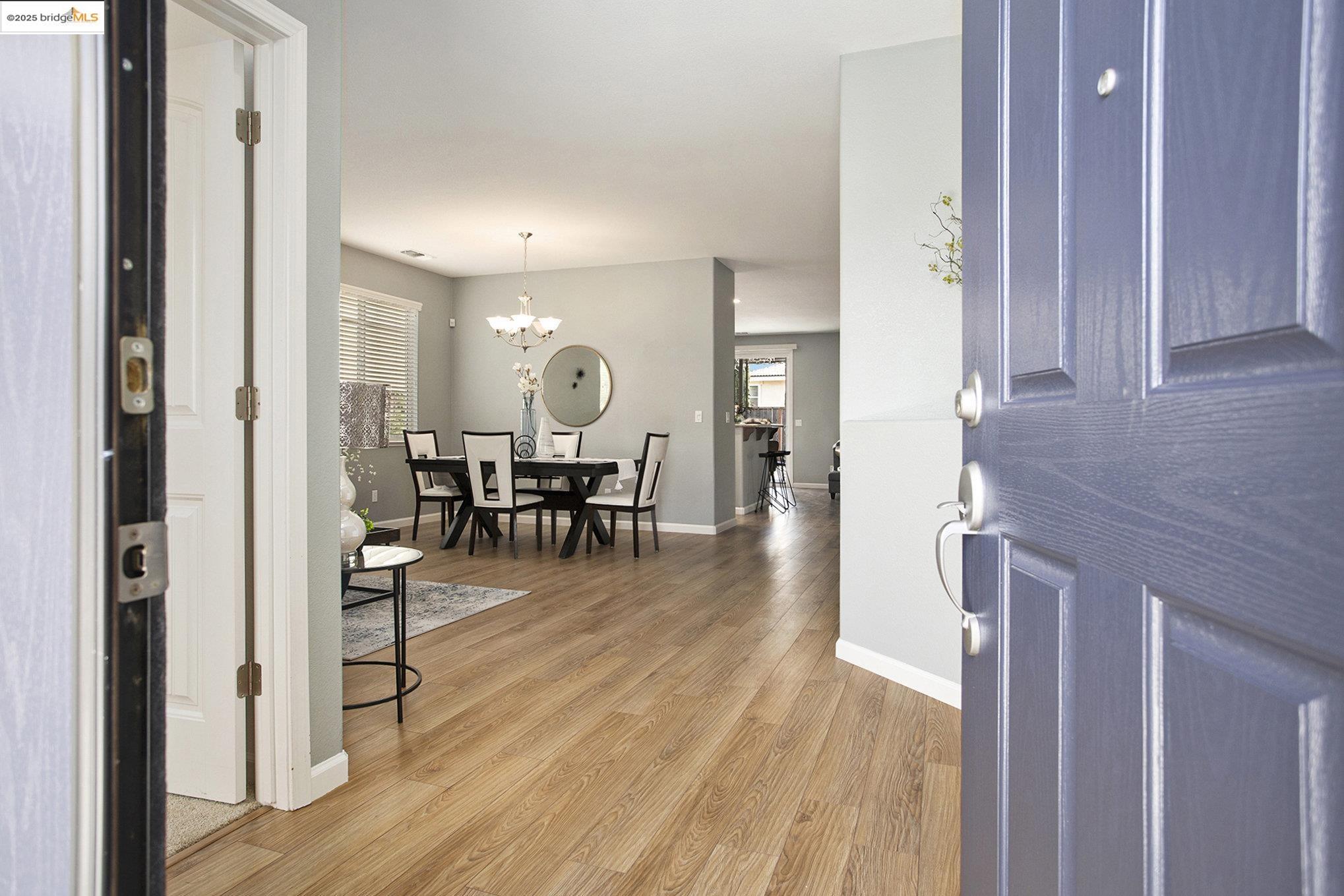 Detail Gallery Image 4 of 29 For 3005 Rancho Bernado Dr, Bay Point,  CA 94565 - 4 Beds | 2 Baths