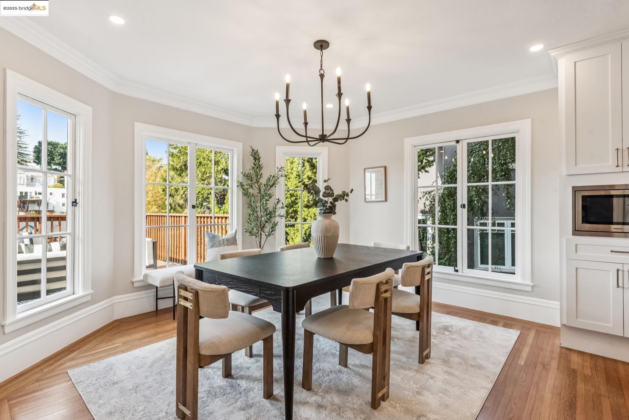 Detail Gallery Image 13 of 57 For 725 Carlston Ave, Oakland,  CA 94610 - 4 Beds | 2 Baths