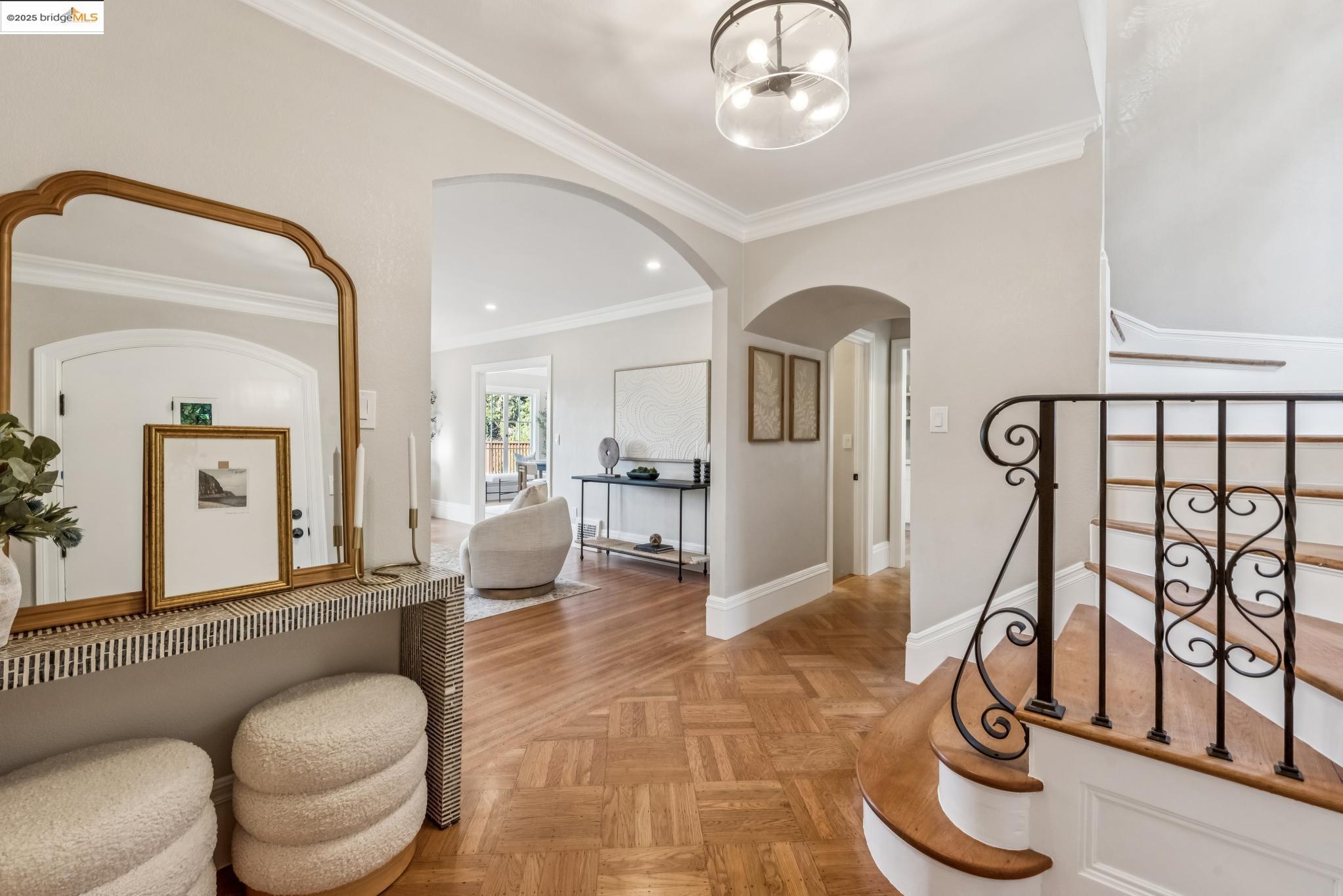 Detail Gallery Image 4 of 57 For 725 Carlston Ave, Oakland,  CA 94610 - 4 Beds | 2 Baths