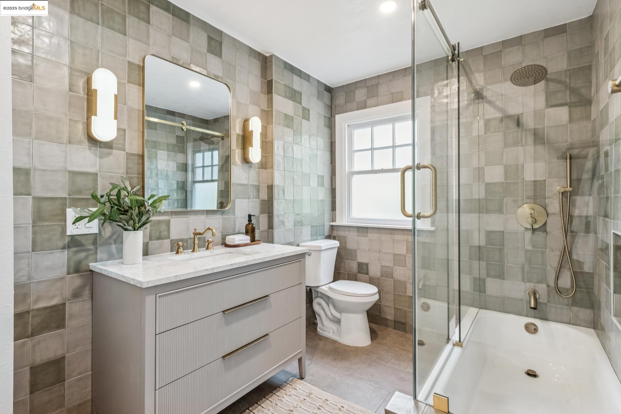 Detail Gallery Image 32 of 57 For 725 Carlston Ave, Oakland,  CA 94610 - 4 Beds | 2 Baths