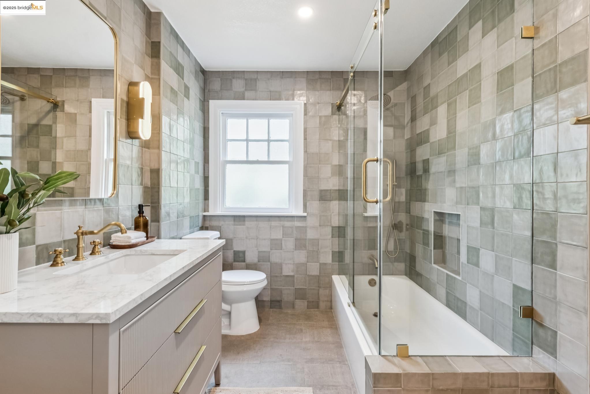 Detail Gallery Image 33 of 57 For 725 Carlston Ave, Oakland,  CA 94610 - 4 Beds | 2 Baths