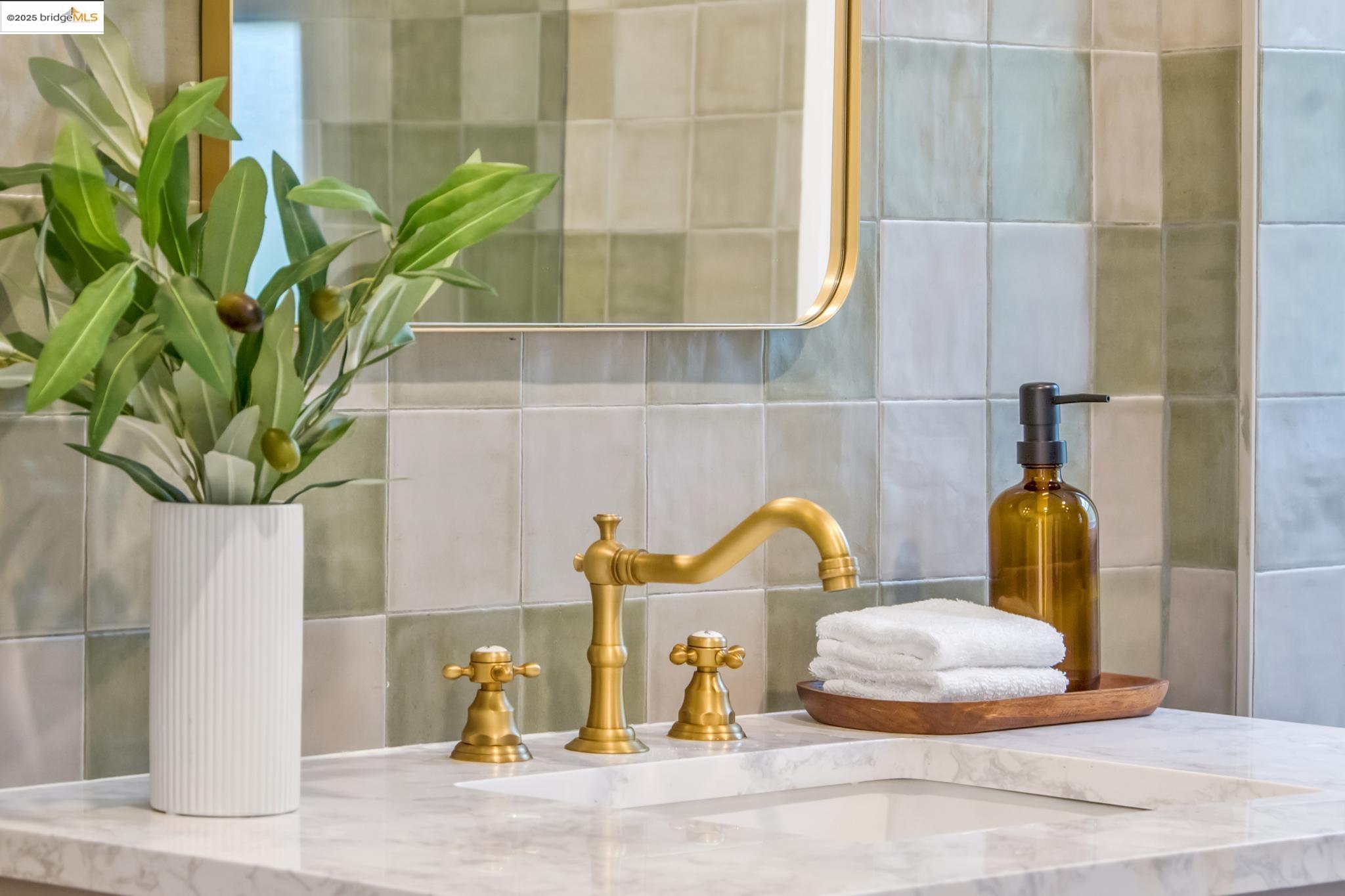 Detail Gallery Image 34 of 57 For 725 Carlston Ave, Oakland,  CA 94610 - 4 Beds | 2 Baths
