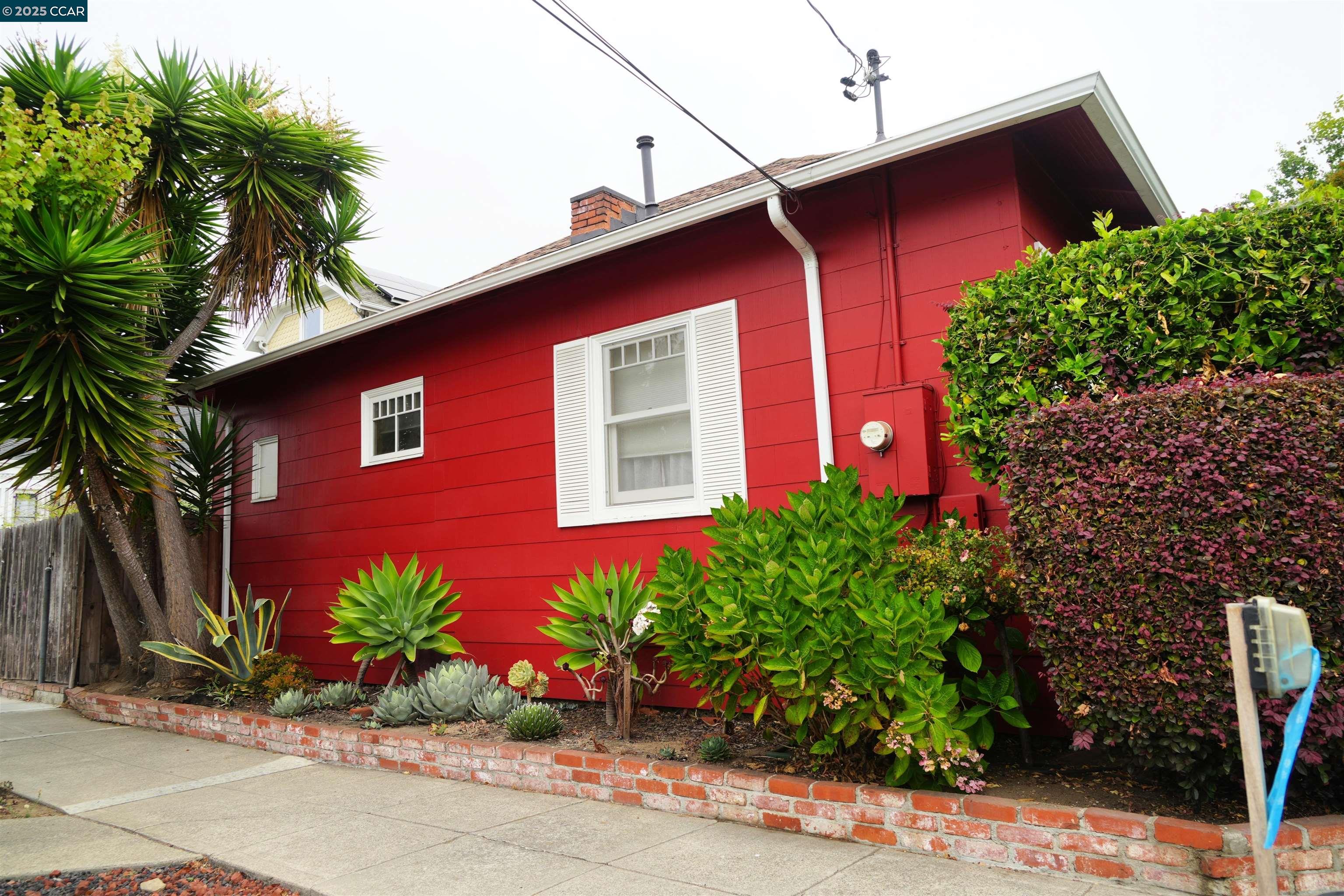 Detail Gallery Image 2 of 2 For 901 San Antonio Ave, Alameda,  CA 94501 - 2 Beds | 1 Baths