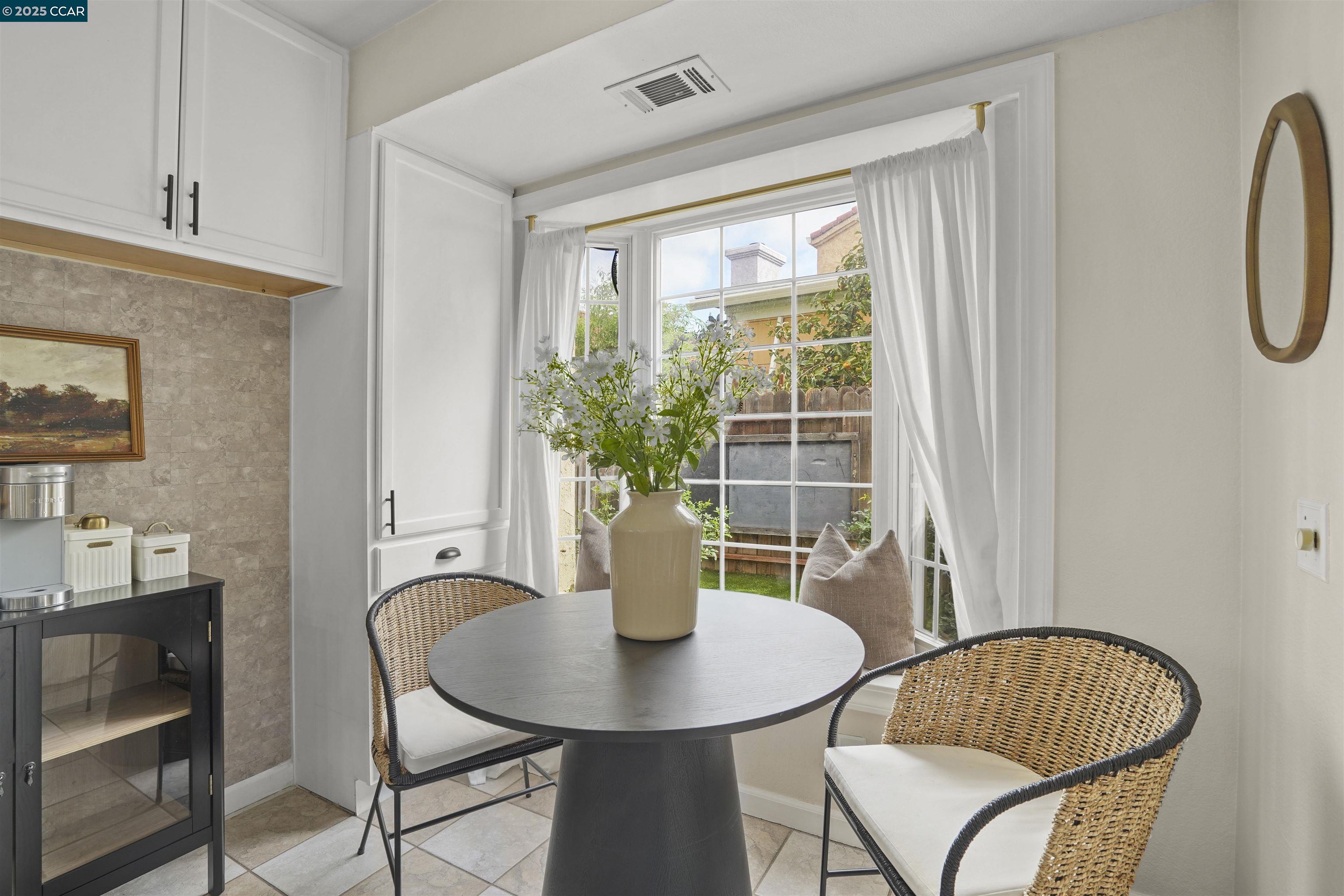 Detail Gallery Image 15 of 37 For 1031 Burnham, Pittsburg,  CA 94565 - 4 Beds | 2/1 Baths