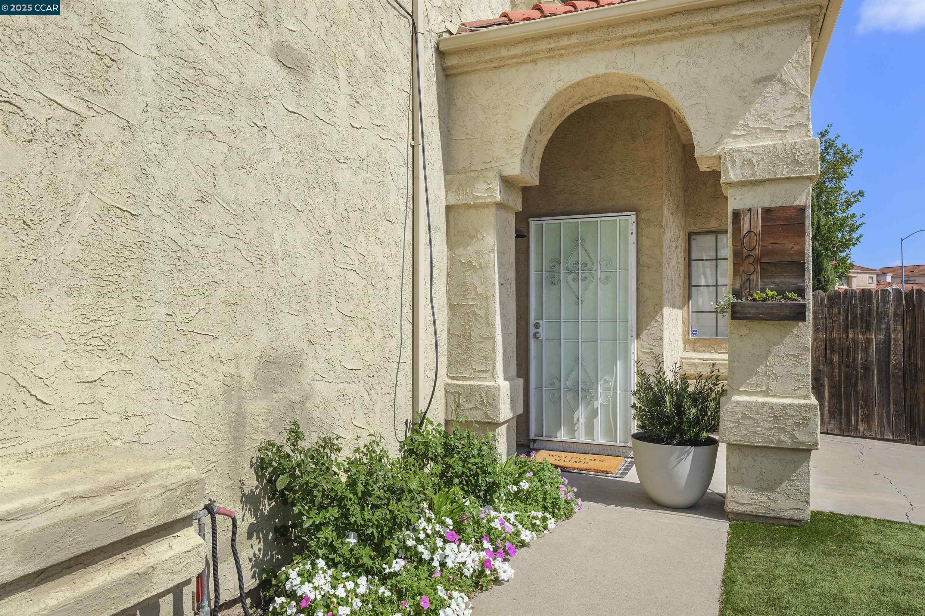 Detail Gallery Image 3 of 37 For 1031 Burnham, Pittsburg,  CA 94565 - 4 Beds | 2/1 Baths