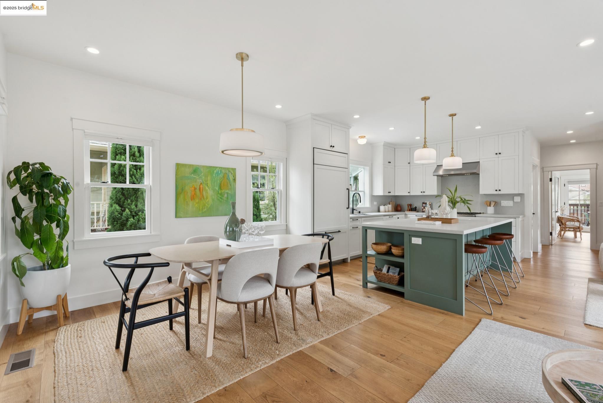 Detail Gallery Image 13 of 59 For 1630 Derby St, Berkeley,  CA 94703 - 5 Beds | 3/1 Baths
