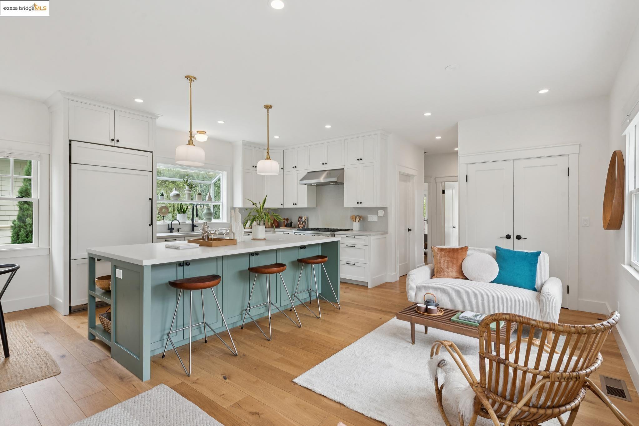 Detail Gallery Image 15 of 59 For 1630 Derby St, Berkeley,  CA 94703 - 5 Beds | 3/1 Baths