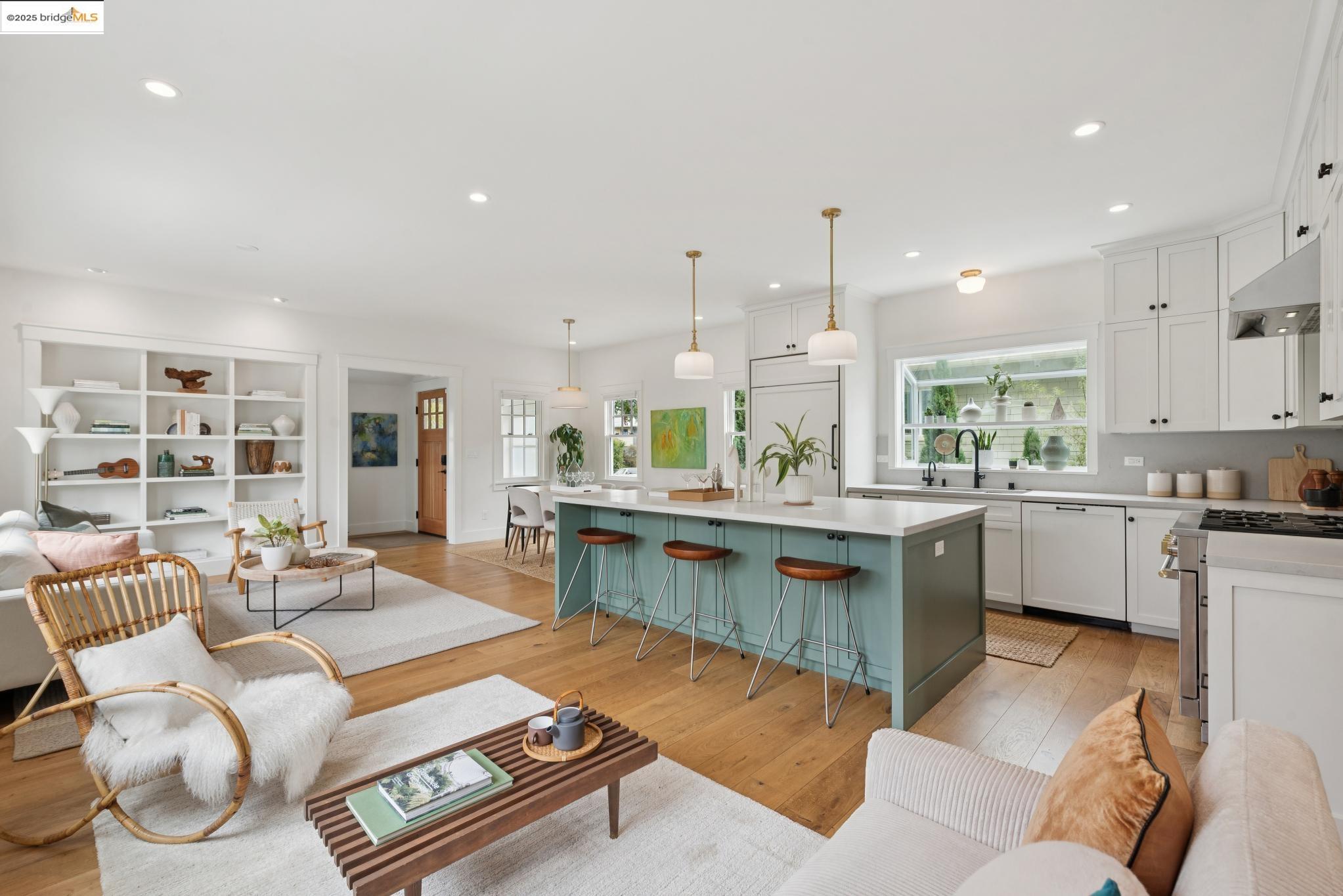 Detail Gallery Image 16 of 59 For 1630 Derby St, Berkeley,  CA 94703 - 5 Beds | 3/1 Baths