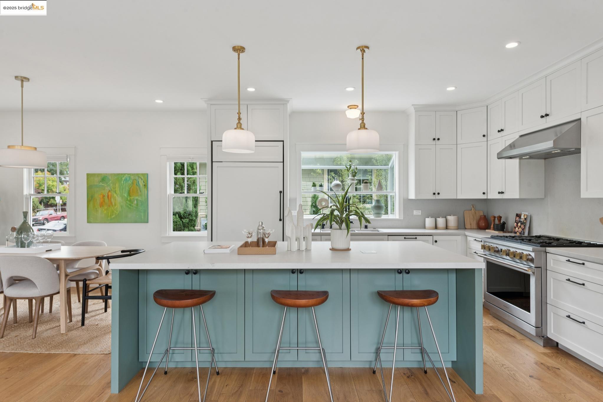 Detail Gallery Image 17 of 59 For 1630 Derby St, Berkeley,  CA 94703 - 5 Beds | 3/1 Baths