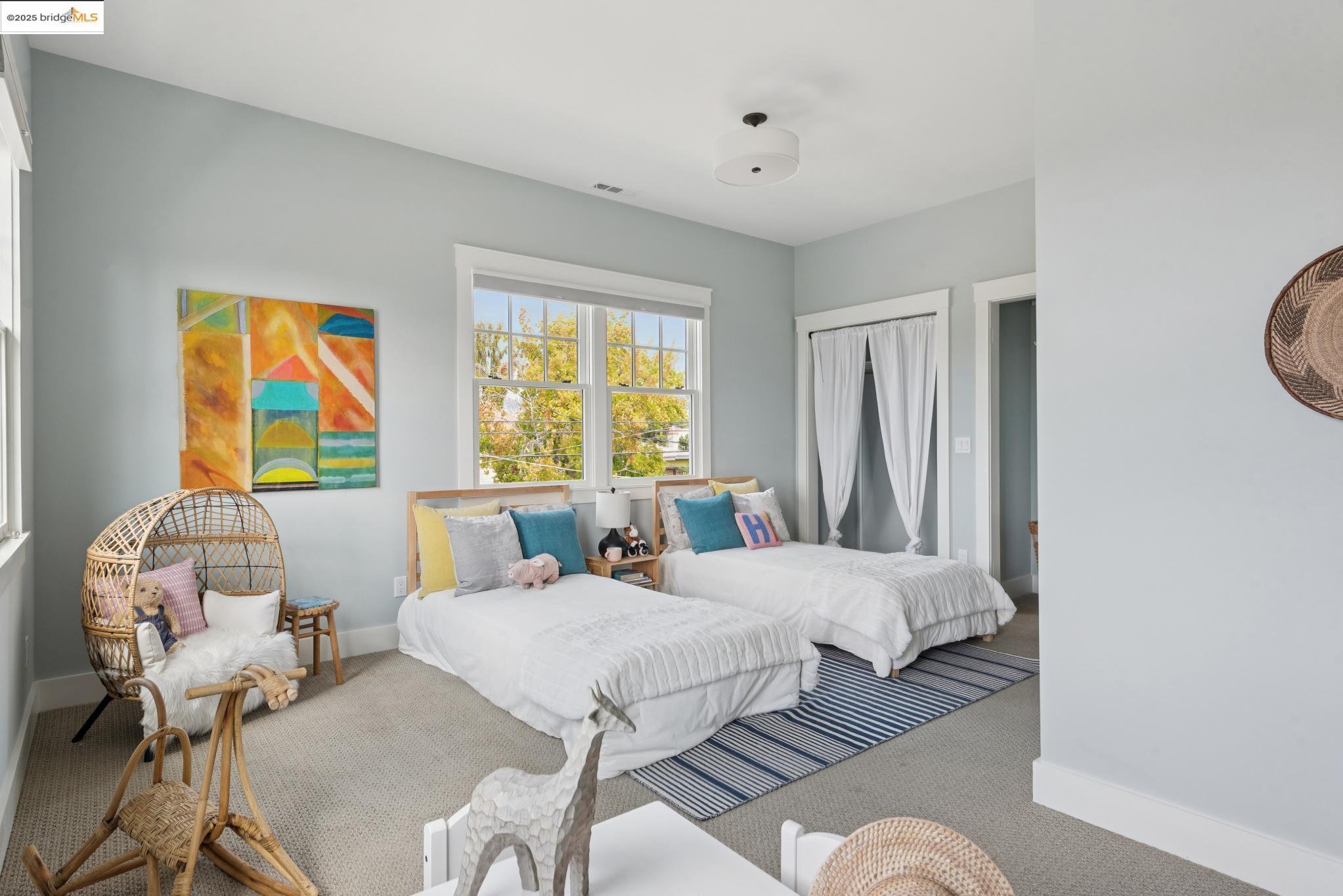 Detail Gallery Image 42 of 59 For 1630 Derby St, Berkeley,  CA 94703 - 5 Beds | 3/1 Baths