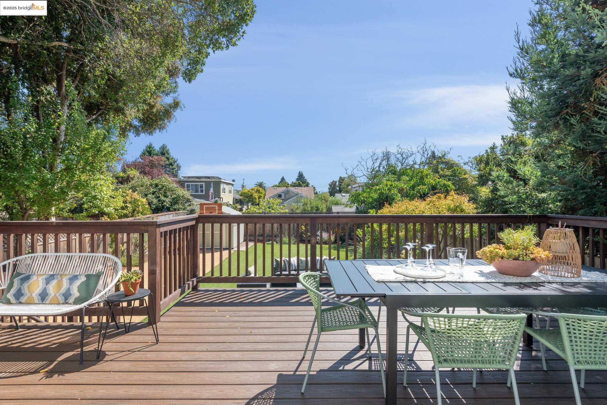Detail Gallery Image 47 of 59 For 1630 Derby St, Berkeley,  CA 94703 - 5 Beds | 3/1 Baths