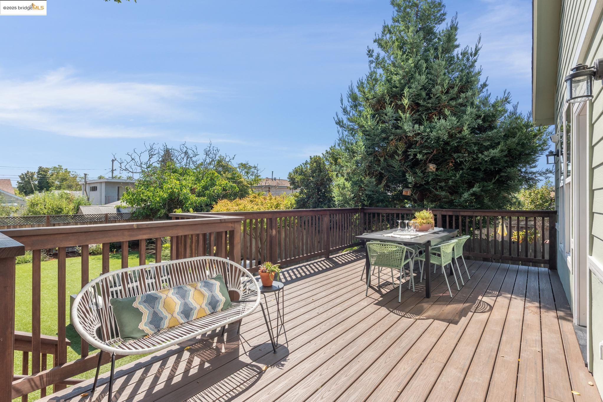 Detail Gallery Image 48 of 59 For 1630 Derby St, Berkeley,  CA 94703 - 5 Beds | 3/1 Baths