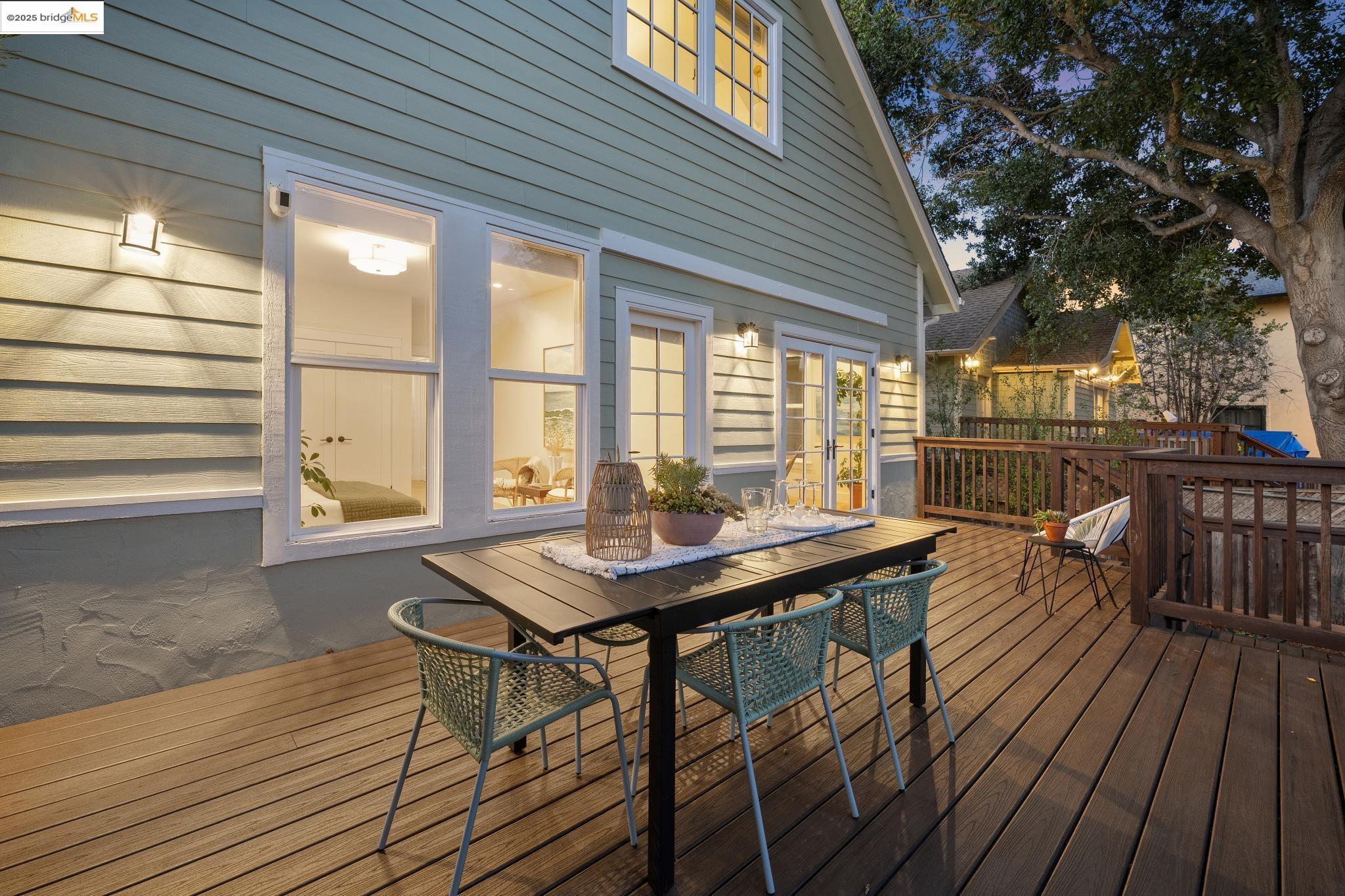 Detail Gallery Image 50 of 59 For 1630 Derby St, Berkeley,  CA 94703 - 5 Beds | 3/1 Baths