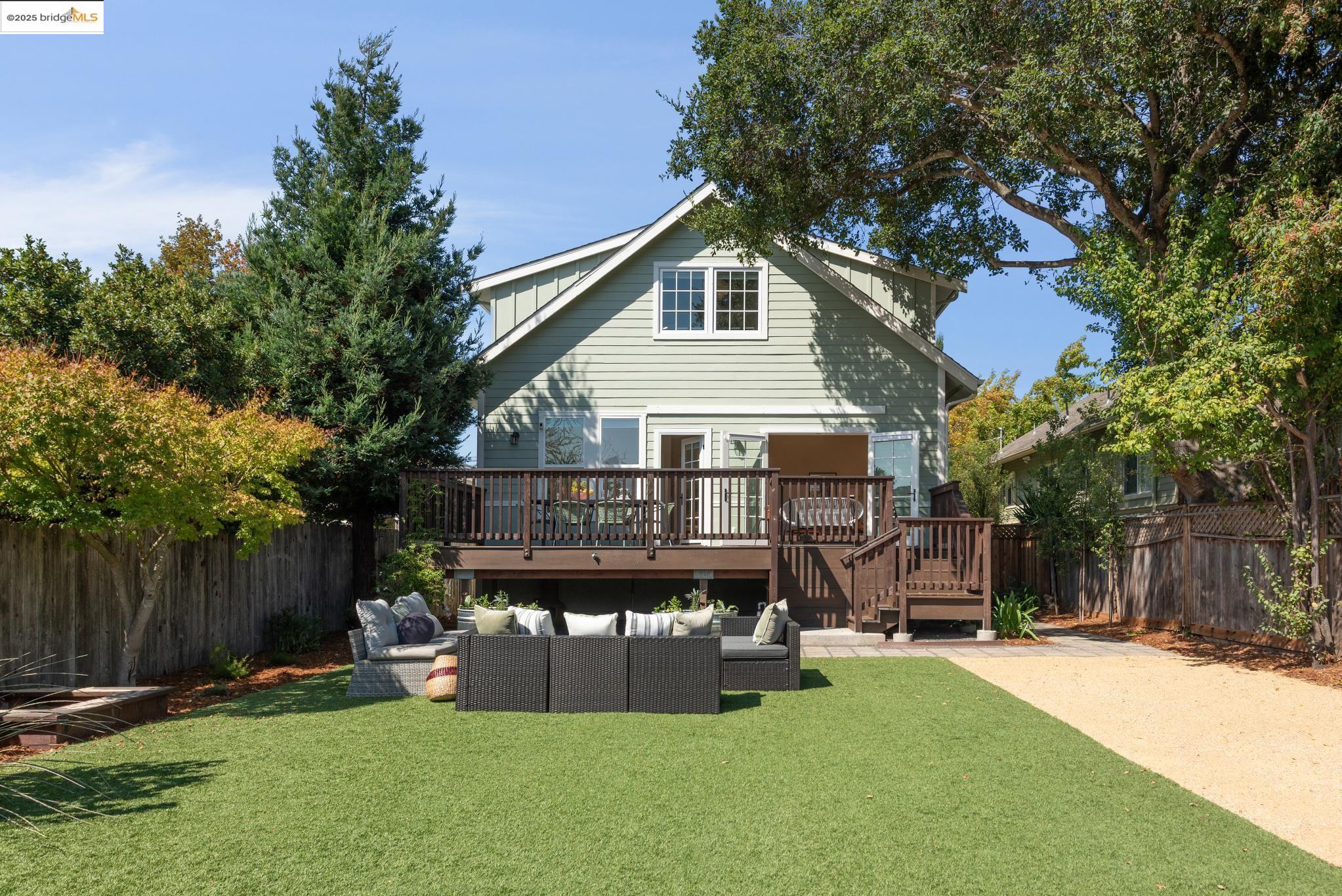 Detail Gallery Image 58 of 59 For 1630 Derby St, Berkeley,  CA 94703 - 5 Beds | 3/1 Baths