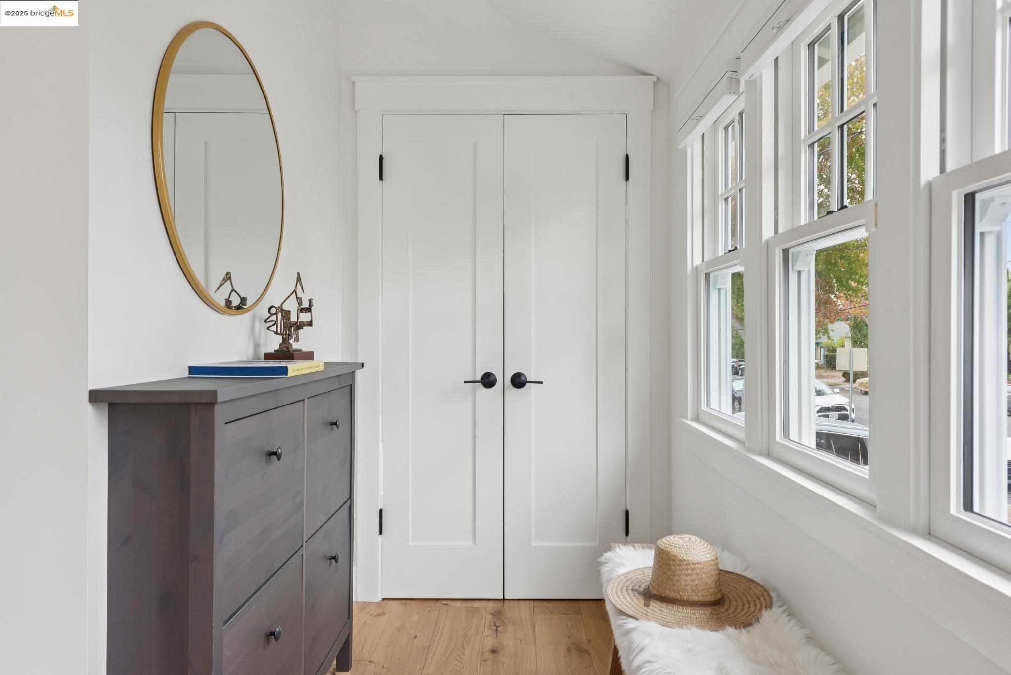 Detail Gallery Image 7 of 59 For 1630 Derby St, Berkeley,  CA 94703 - 5 Beds | 3/1 Baths