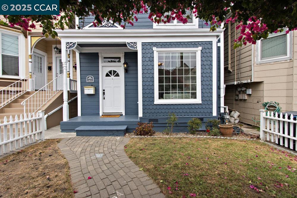 Detail Gallery Image 2 of 50 For 1613 Stanton St, Alameda,  CA 94501 - 3 Beds | 2 Baths