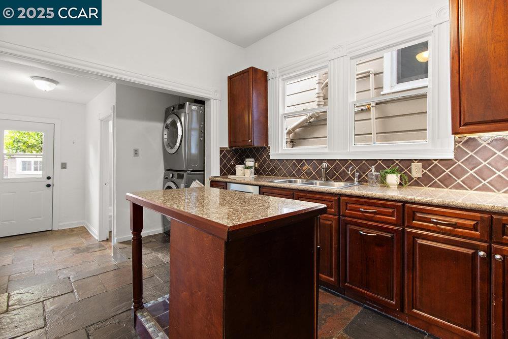 Detail Gallery Image 13 of 50 For 1613 Stanton St, Alameda,  CA 94501 - 3 Beds | 2 Baths