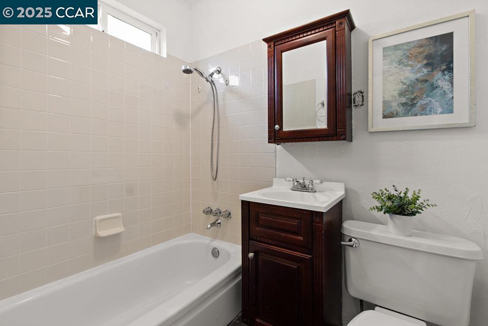 Detail Gallery Image 25 of 50 For 1613 Stanton St, Alameda,  CA 94501 - 3 Beds | 2 Baths