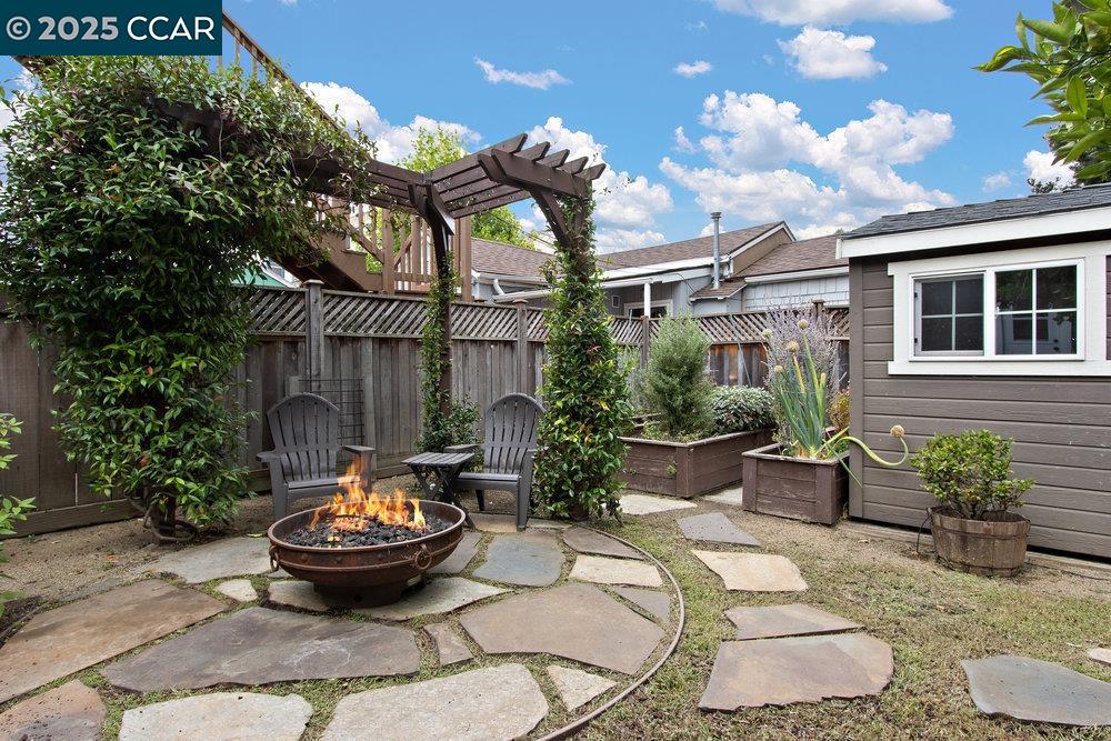 Detail Gallery Image 27 of 50 For 1613 Stanton St, Alameda,  CA 94501 - 3 Beds | 2 Baths
