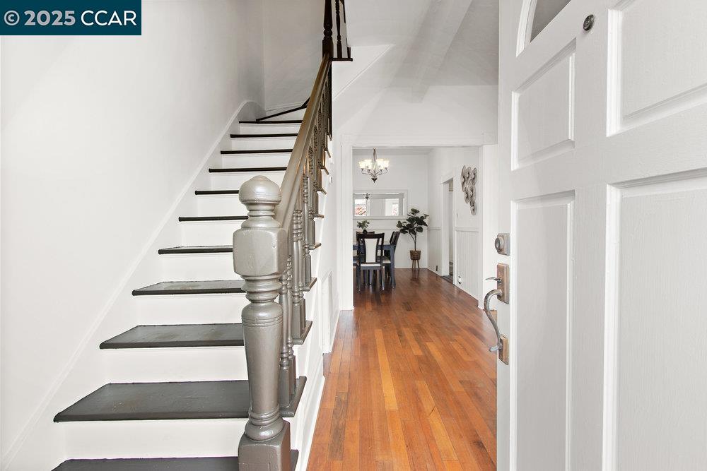Detail Gallery Image 4 of 50 For 1613 Stanton St, Alameda,  CA 94501 - 3 Beds | 2 Baths
