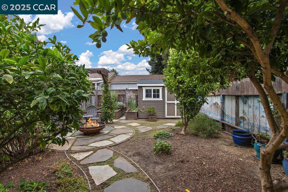 Detail Gallery Image 33 of 50 For 1613 Stanton St, Alameda,  CA 94501 - 3 Beds | 2 Baths