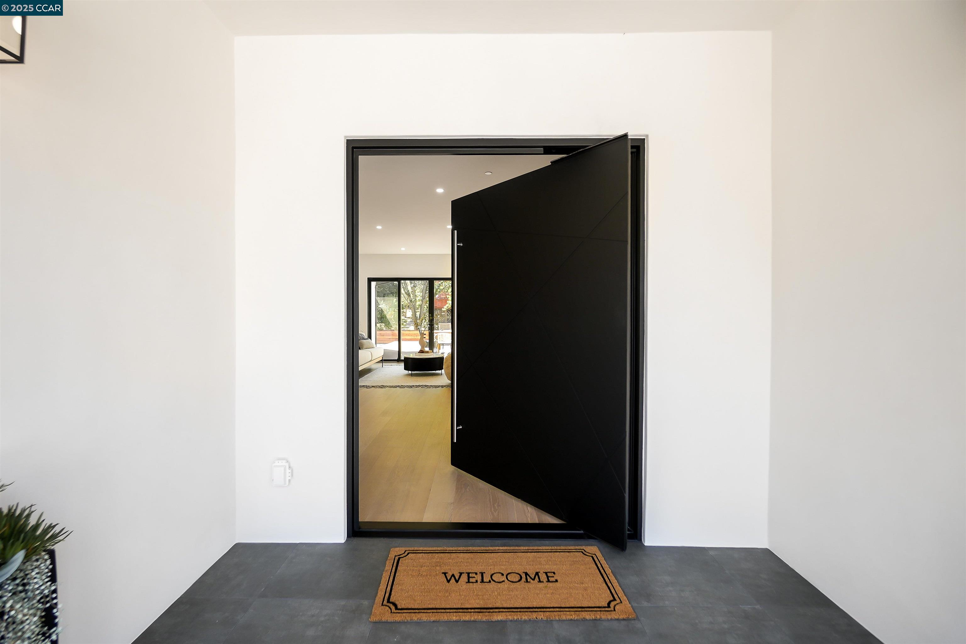 Detail Gallery Image 2 of 44 For 1080 Scots Ln, Walnut Creek,  CA 94596 - 6 Beds | 4/1 Baths
