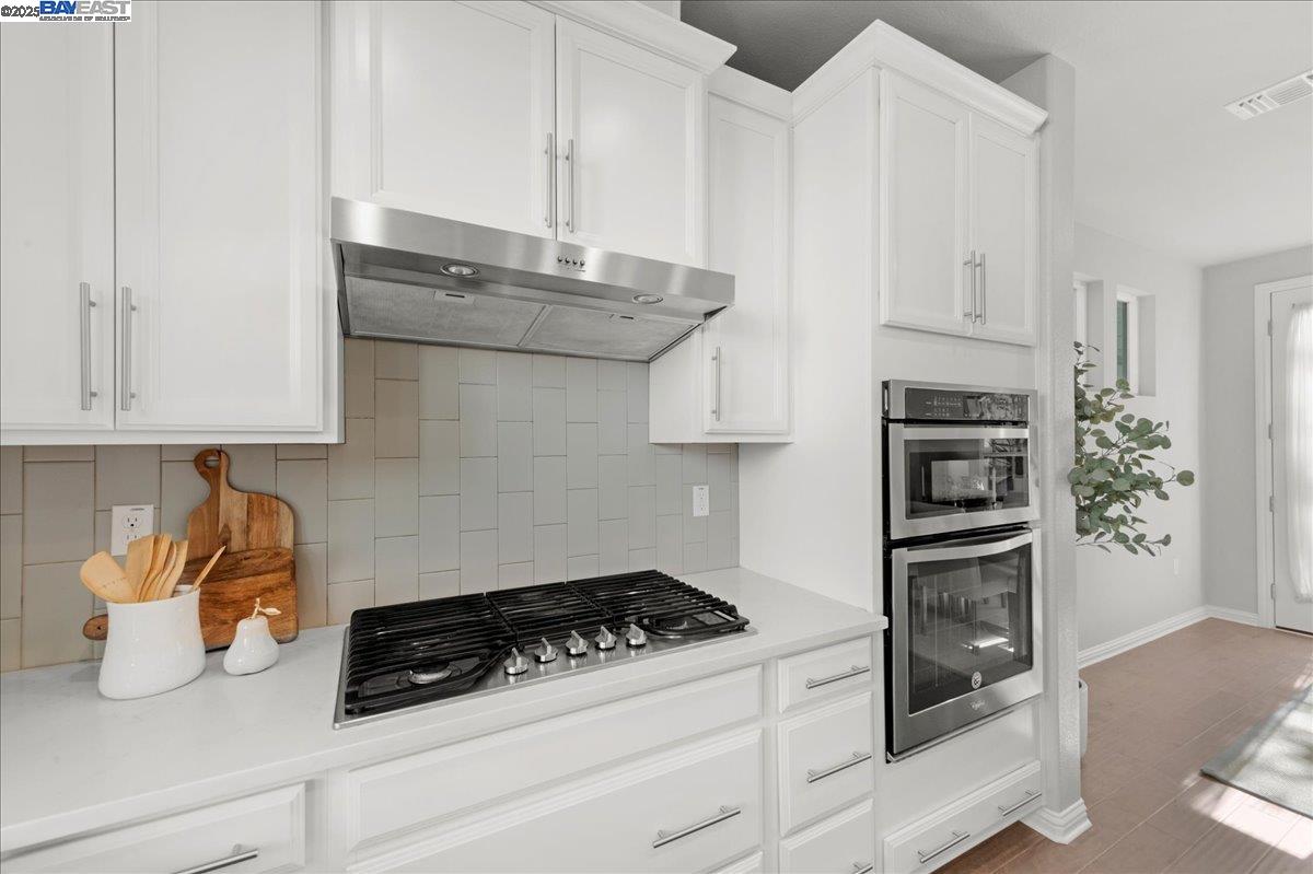 Detail Gallery Image 9 of 38 For 4386 Healdsburg Way, Dublin,  CA 94568 - 4 Beds | 3/1 Baths