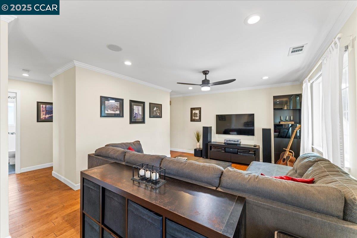 Detail Gallery Image 3 of 42 For 1236 Highland Blvd, Hayward,  CA 94542 - 3 Beds | 2 Baths