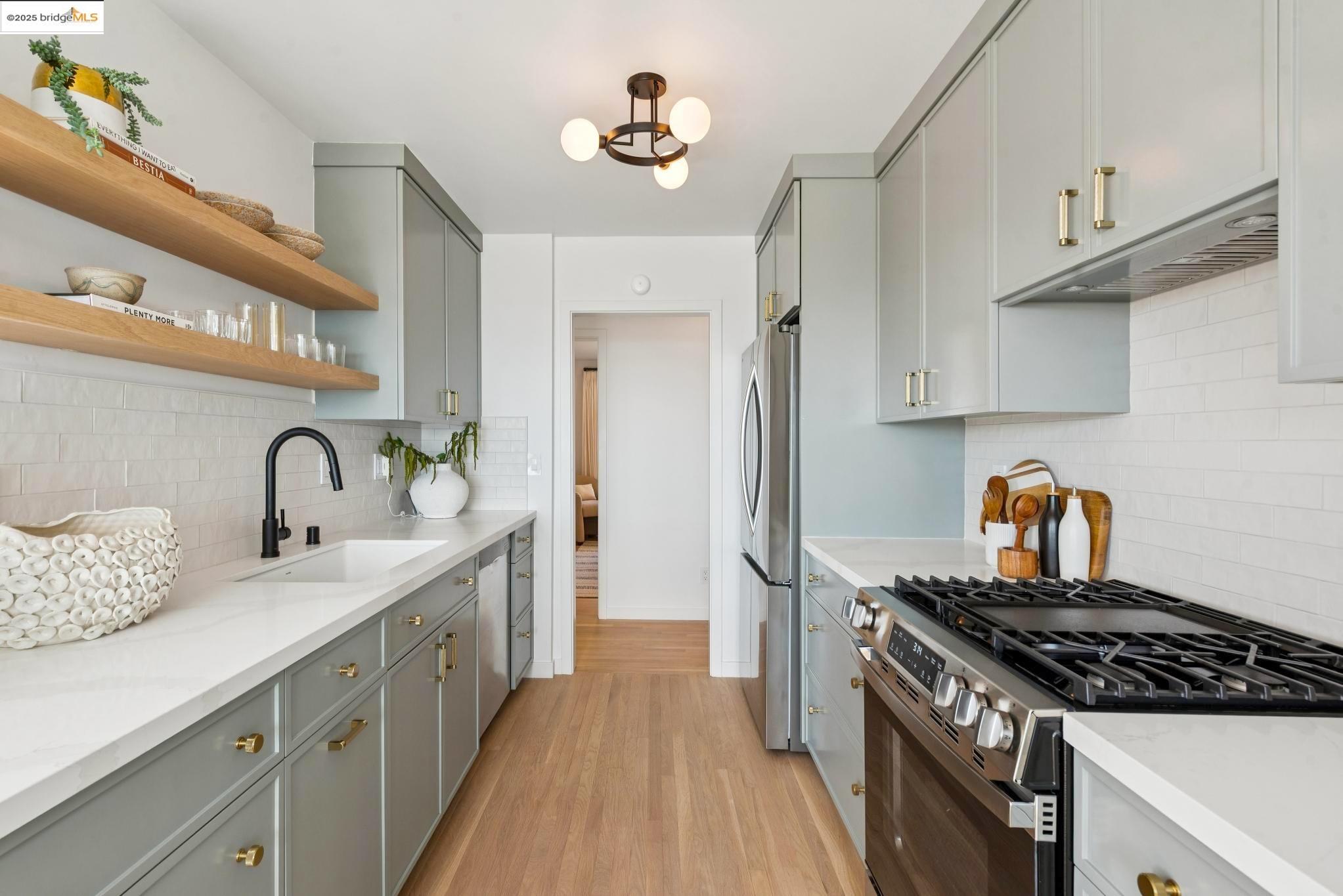 Detail Gallery Image 17 of 55 For 425 Creighton Way, Oakland,  CA 94619 - 4 Beds | 2 Baths