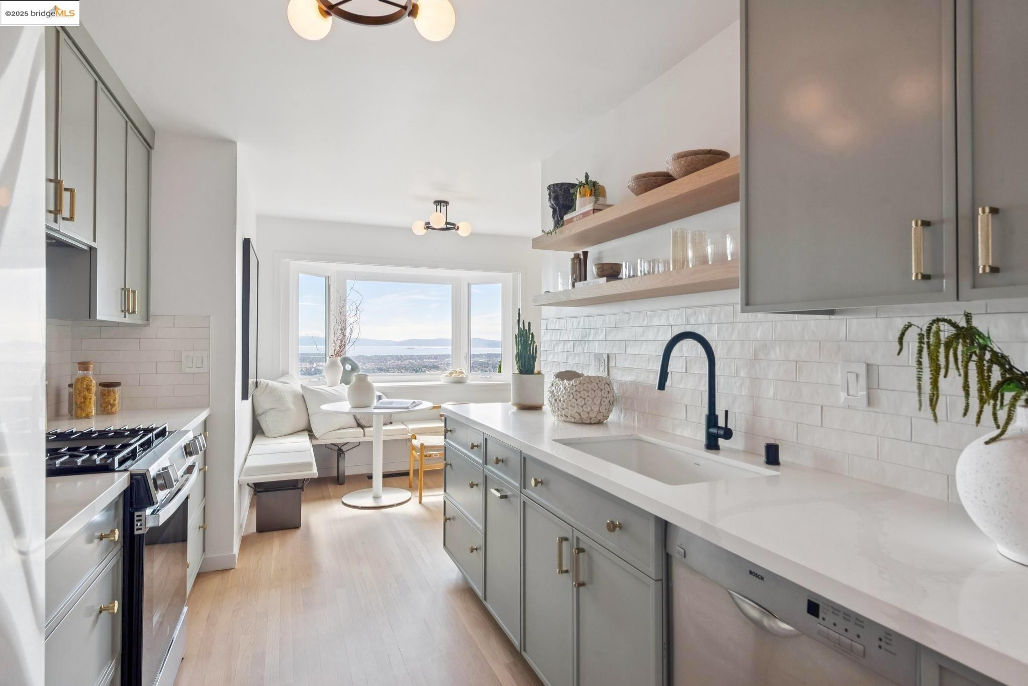 Detail Gallery Image 19 of 55 For 425 Creighton Way, Oakland,  CA 94619 - 4 Beds | 2 Baths