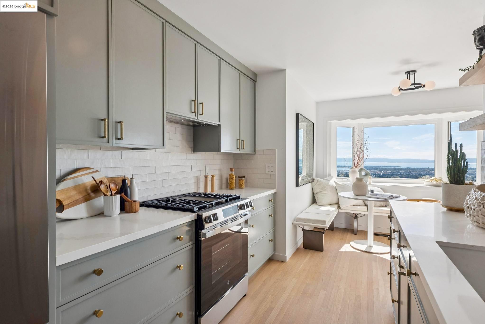 Detail Gallery Image 20 of 55 For 425 Creighton Way, Oakland,  CA 94619 - 4 Beds | 2 Baths