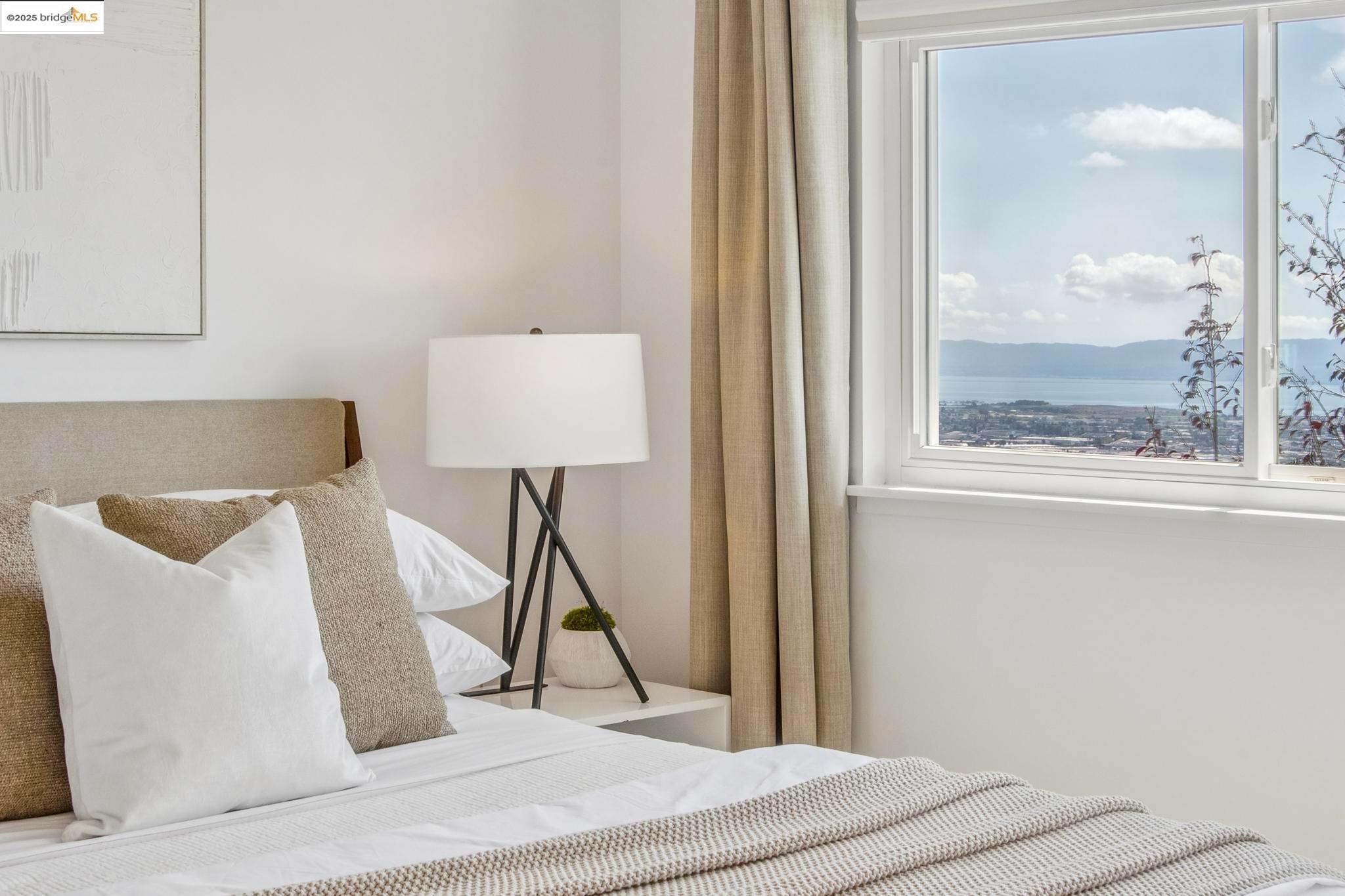 Detail Gallery Image 23 of 55 For 425 Creighton Way, Oakland,  CA 94619 - 4 Beds | 2 Baths